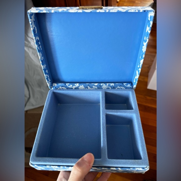 Avon Country Charm Jewelry Box✨ - Picture 3 of 3